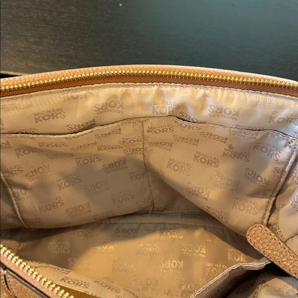 Michael Kors Tan Leather Handbag Crossbody - Picture 11 of 12